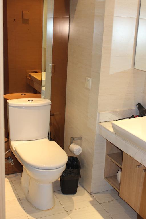 Ju Ya Hotel Сиань Экстерьер фото